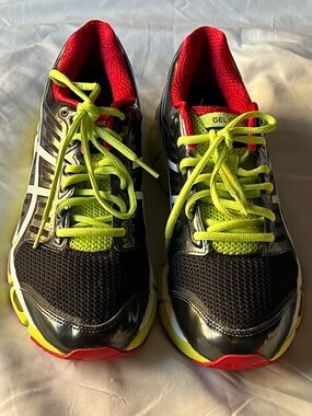 SAUCONY men’s Black & Neon Yellow Running Shoes - GEL Series